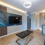 Golden Park Daire 4*