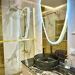 Golden Park Apartment