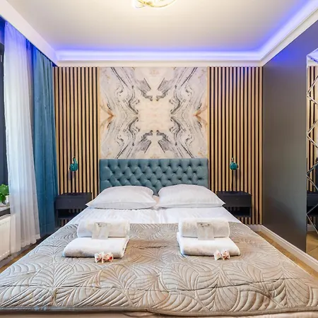 Golden Park Appartamento 4*