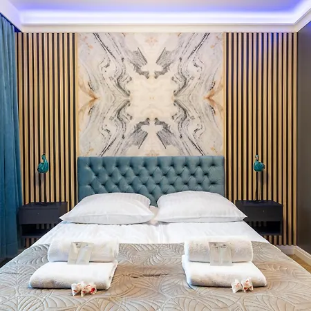Golden Park Appartamento 4*