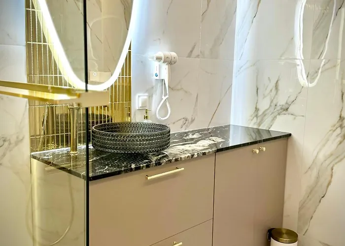 Golden Park Daire 4*