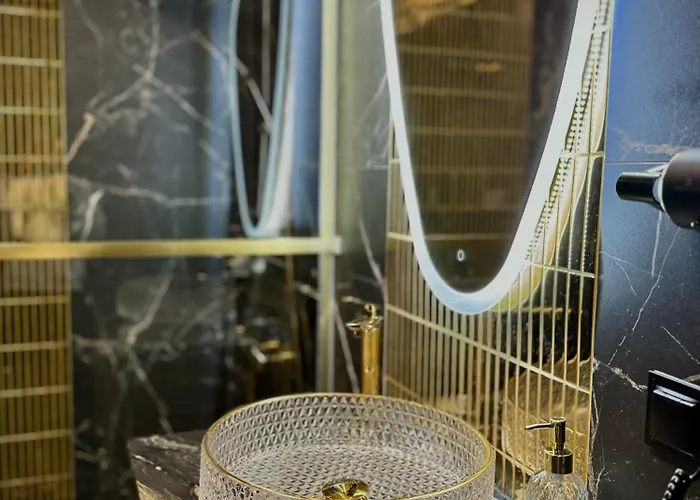 Golden Park Daire 4*